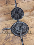 Unique! Early 1900’s Griswold New American Style No. 8 Cast Iron Waffle Iron Low Base 884 Patent 1901. 976/977 paddles