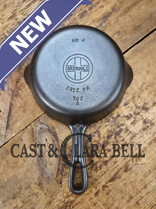 Unique! Griswold No. 4 Cast Iron Skillet with Small Block Logo Grooved Handle 702 A Skillet