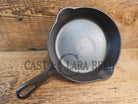 Unique! Griswold No. 4 Cast Iron Skillet with Small Block Logo Grooved Handle 702 A Skillet