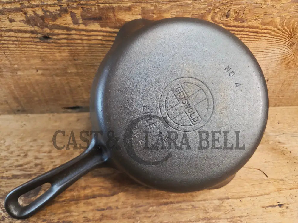 Unique! Griswold No. 4 Cast Iron Skillet with Small Block Logo Grooved Handle 702 A Skillet