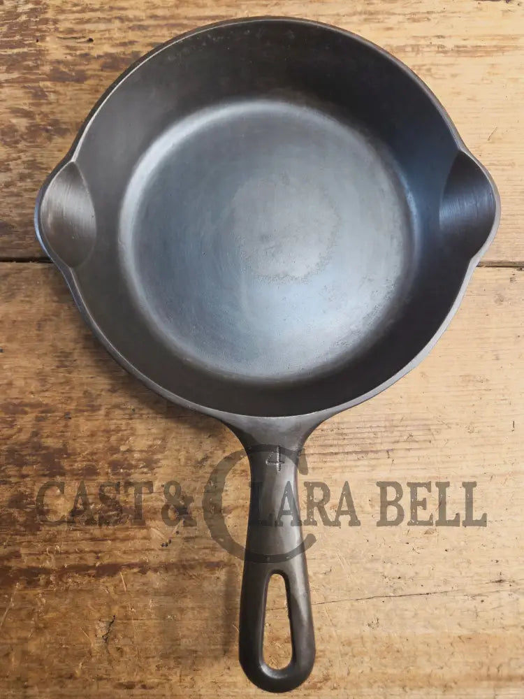 Unique! Griswold No. 4 Cast Iron Skillet with Small Block Logo Grooved Handle 702 A Skillet