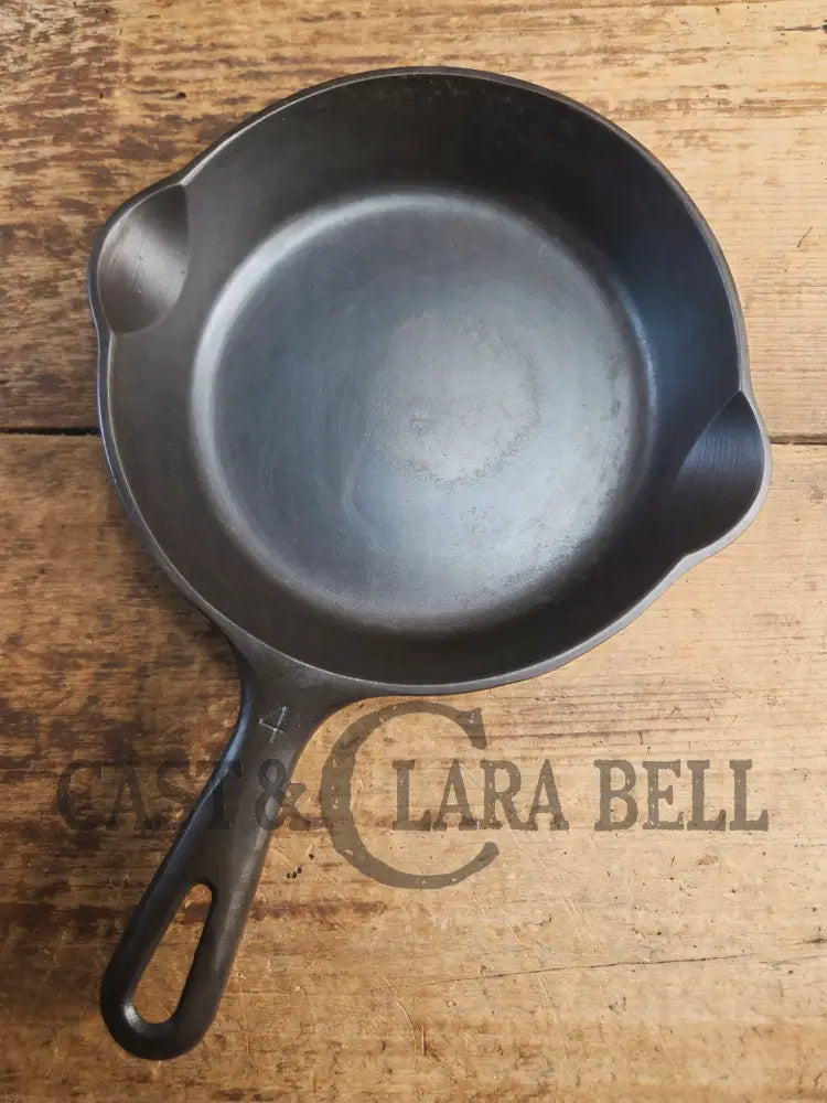Unique! Griswold No. 4 Cast Iron Skillet with Small Block Logo Grooved Handle 702 A Skillet