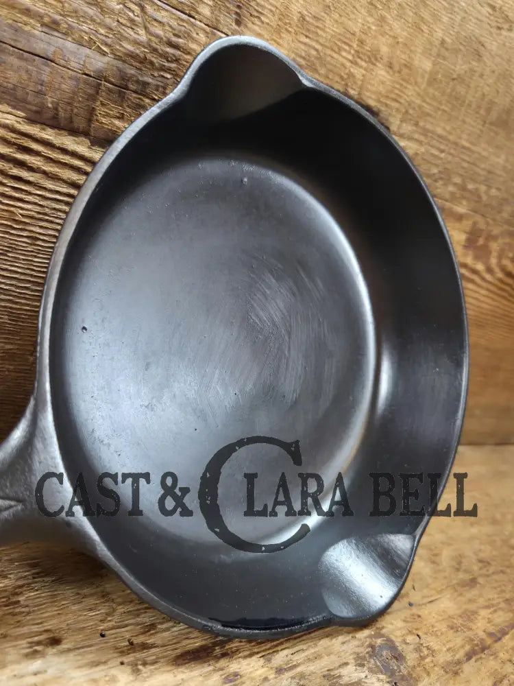 Unique! Griswold No. 4 Cast Iron Skillet with Small Block Logo Grooved Handle 702 A Skillet
