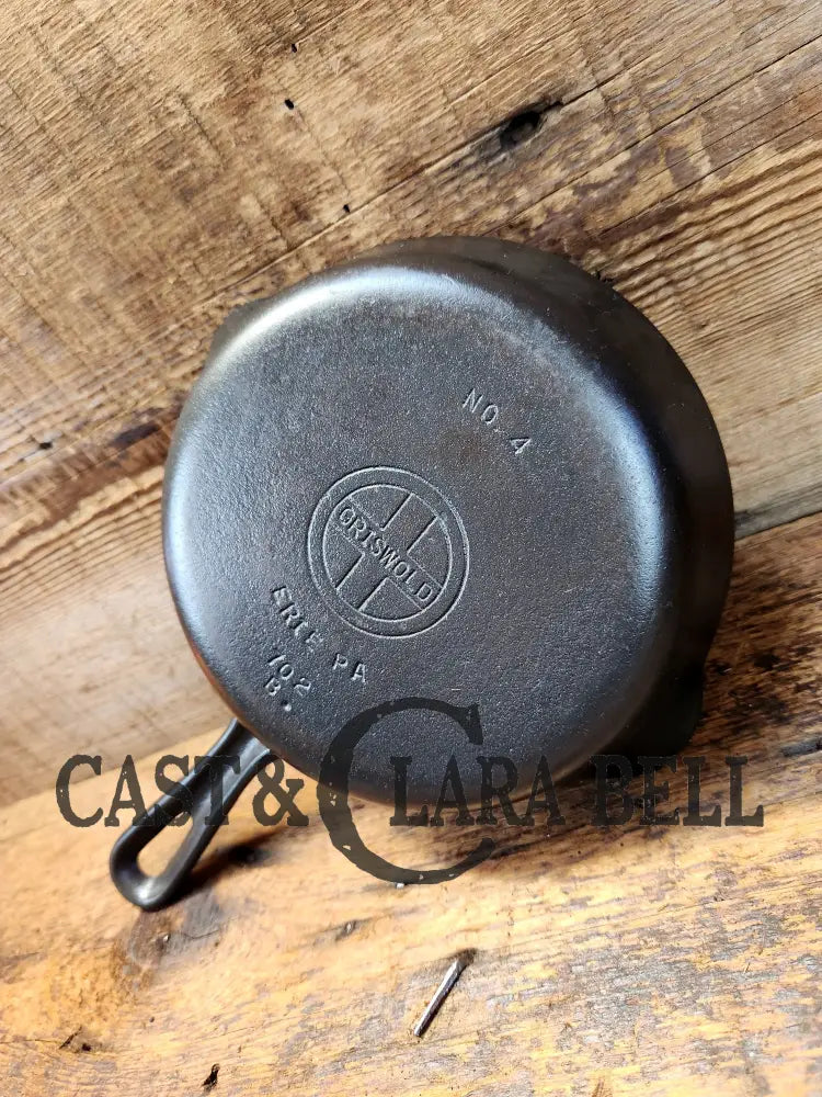 Unique! Griswold No. 4 Cast Iron Skillet With Small Block Logo Grooved Handle 702 B