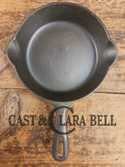 Unique! Griswold No. 4 Cast Iron Skillet with Small Block Logo Grooved Handle 702 C Skillet