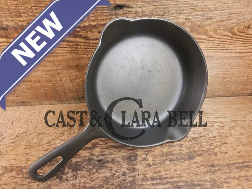 Unique! Griswold No. 4 Cast Iron Skillet with Small Block Logo Grooved Handle 702 C Skillet