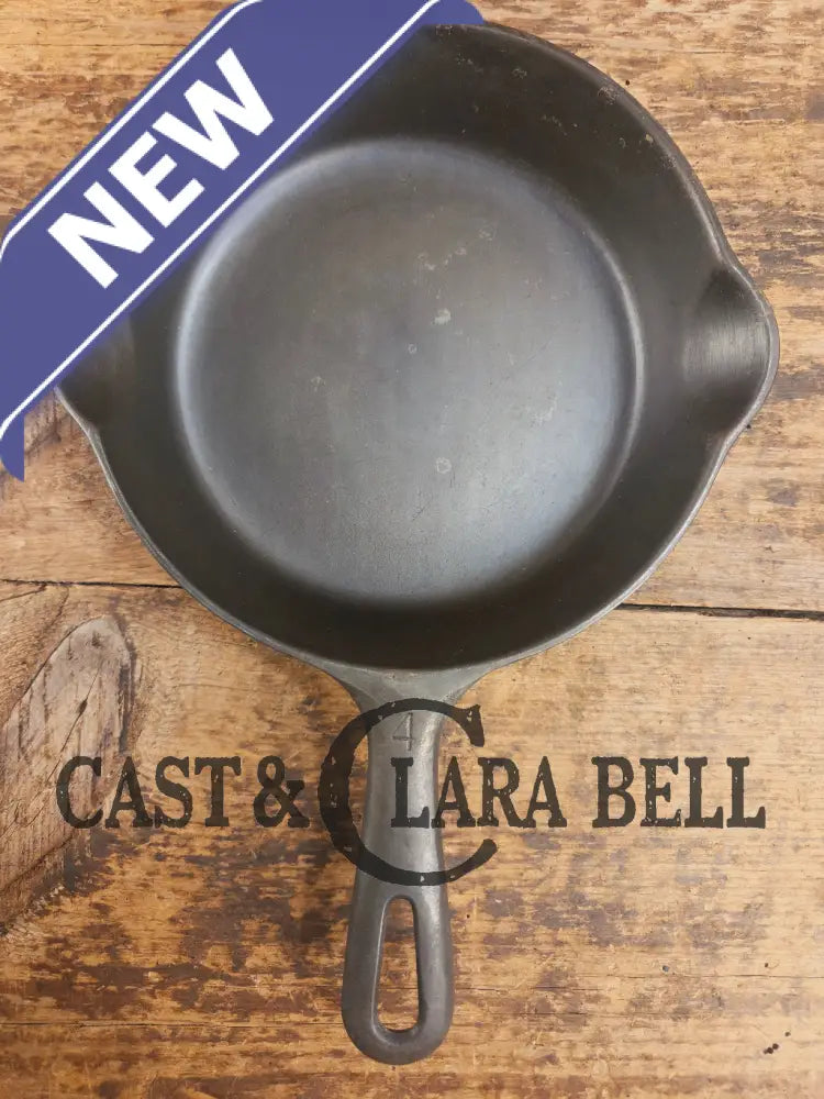 Unique! Griswold No. 4 Cast Iron Skillet with Small Block Logo Grooved Handle 702 C Skillet