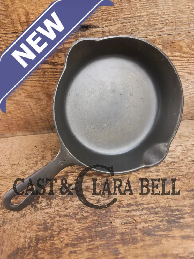 Unique! Griswold No. 4 Cast Iron Skillet with Small Block Logo Grooved Handle 702 C Skillet