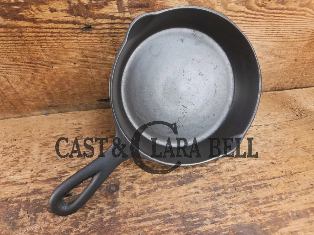 Unique Wapak #3 Straight tapered logo cast iron egg skillet Skillet