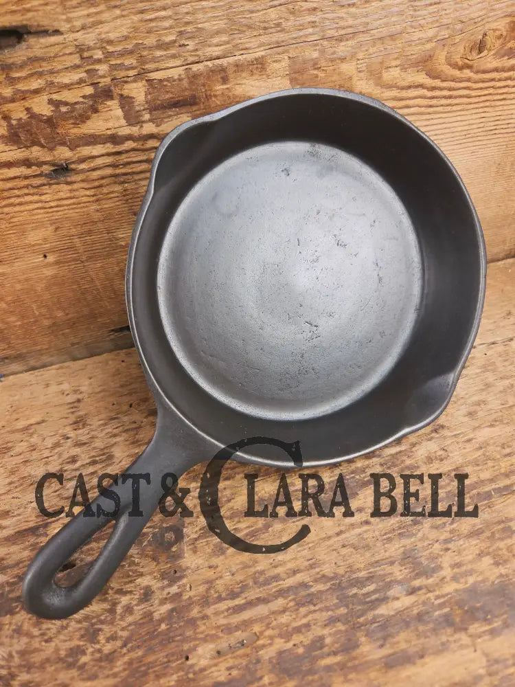 Unique Wapak #3 Straight tapered logo cast iron egg skillet Skillet