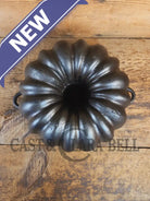 Unknown ’Aristocrat’ style 17 Cup Fluted Bundt Pan with late 1800 gate marking. Really beautiful! - Bakeware