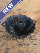 Unknown ’Aristocrat’ style 17 Cup Fluted Bundt Pan with late 1800 gate marking. Really beautiful! - Bakeware