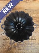 Unknown ’Aristocrat’ style 17 Cup Fluted Bundt Pan with late 1800 gate marking. Really beautiful! - Bakeware