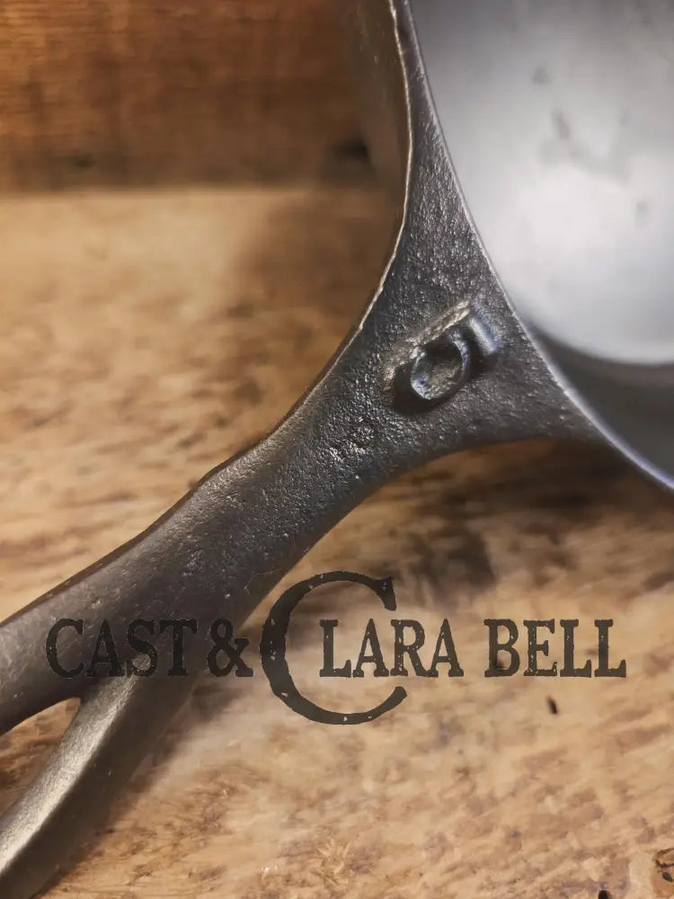 Unknown Foundry! #5 ’P Pan’ Lodge Style Skillet with Heat Ring. Skillet