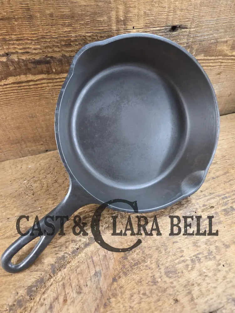 Unknown Foundry! #5 Raised Skillet with Heat Ring. An Awesome sauce pan! Restored and Ready to Use. Skillet