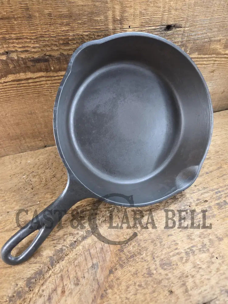 Unknown Foundry! #5 Raised Skillet with Heat Ring. An Awesome sauce pan! Restored and Ready to Use. Skillet