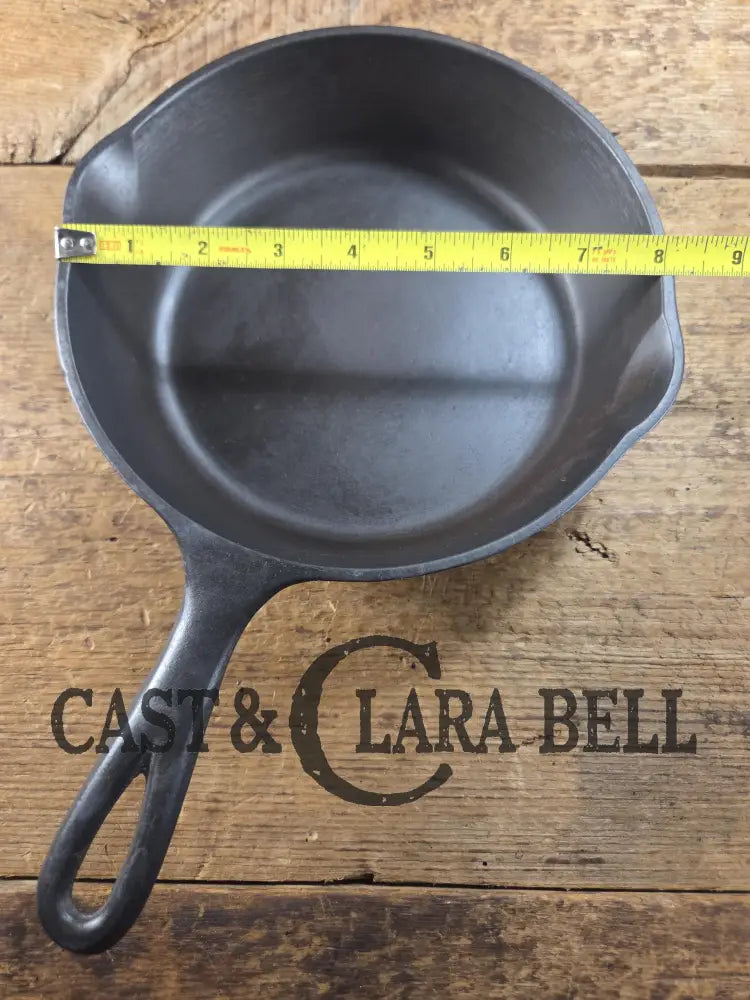 Unknown Foundry! #5 Raised Skillet with Heat Ring. An Awesome sauce pan! Restored and Ready to Use. Skillet