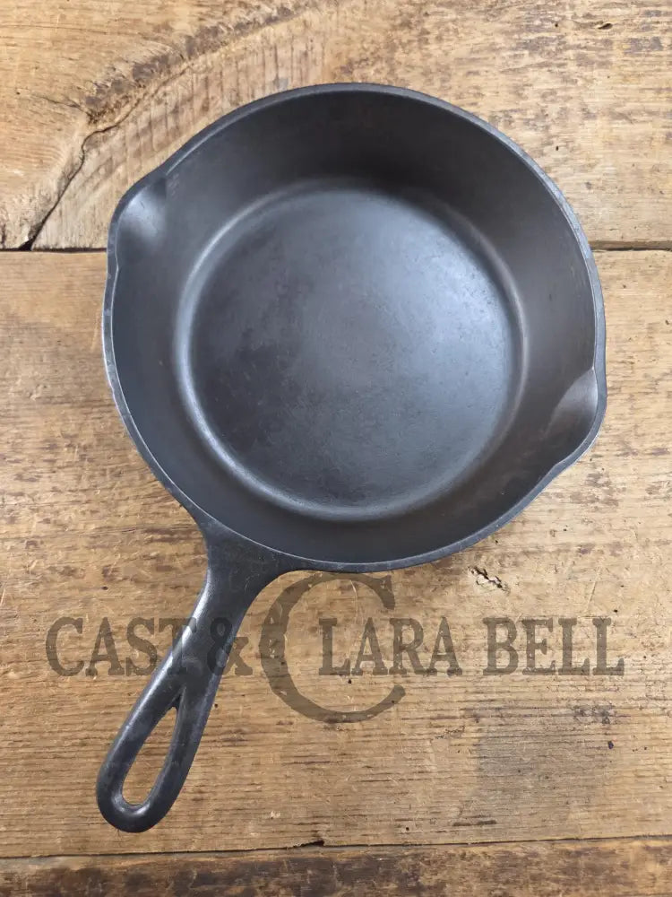 Unknown Foundry! #5 Raised Skillet with Heat Ring. An Awesome sauce pan! Restored and Ready to Use. Skillet