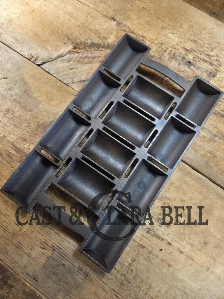 Unknown French Roll No. 11 Pan raised No. 11 & French Roll markings. Rumored Griswold but likely Unknown Beautiful