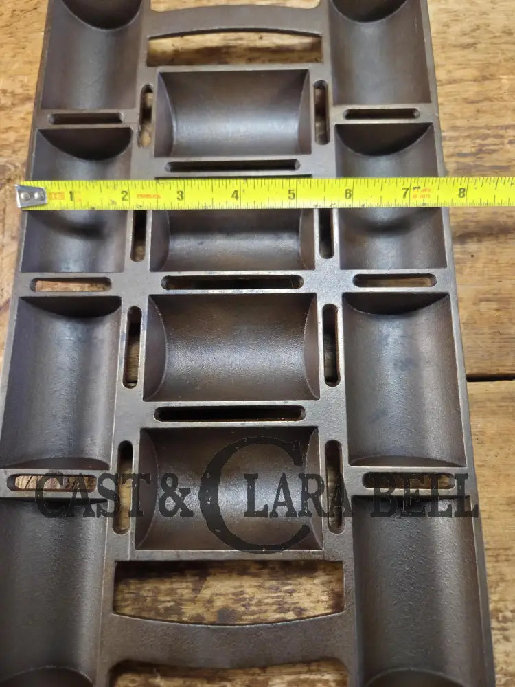 Unknown French Roll No. 11 Pan raised No. 11 & French Roll markings. Rumored Griswold but likely Unknown Beautiful