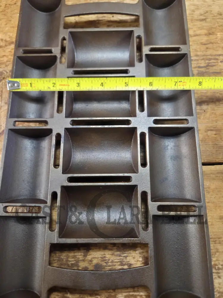 Unknown French Roll No. 11 Pan raised No. 11 & French Roll markings. Rumored Griswold but likely Unknown Beautiful