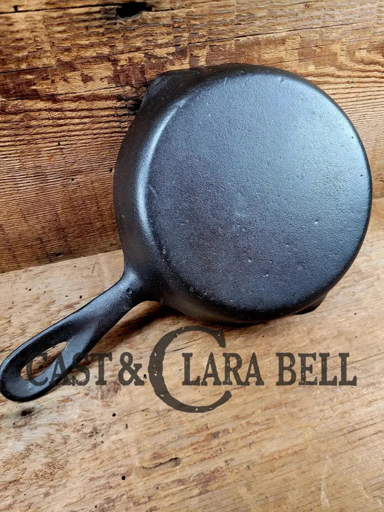 Unknown Mystery Egg Skillet. Really Cool Daily User To Own And Use. Very Similar Unmarked Wagner