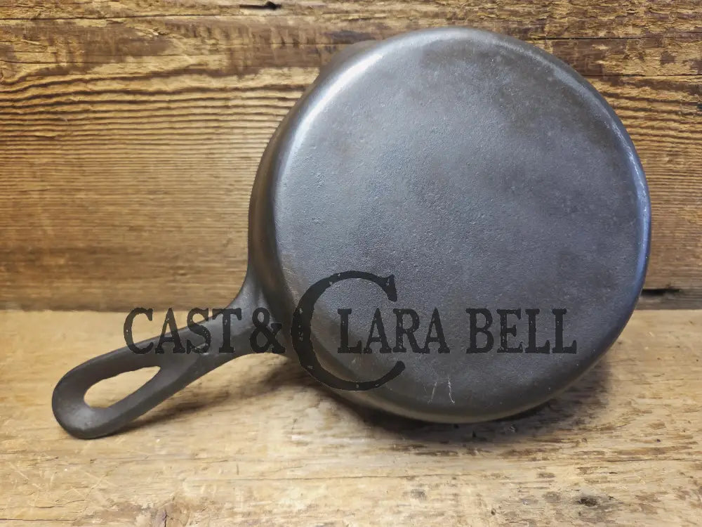 Unknown mystery egg skillet. Really cool daily user to own and use. Very similar to unmarked Wagner P on handle (SC24)