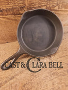 Unknown mystery egg skillet. Really cool daily user to own and use. Very similar to unmarked Wagner (SC24)