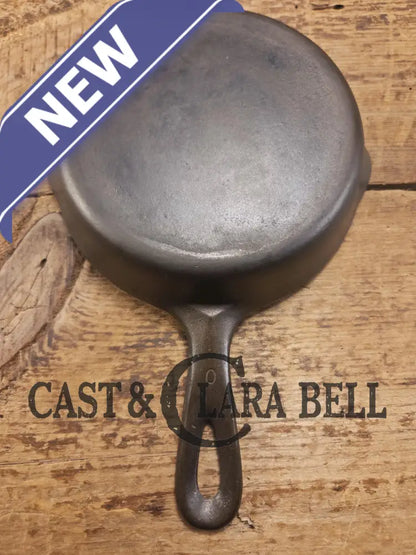 Unknown mystery egg skillet. Really cool daily user to own and use. Very similar to unmarked Wagner (SC24)