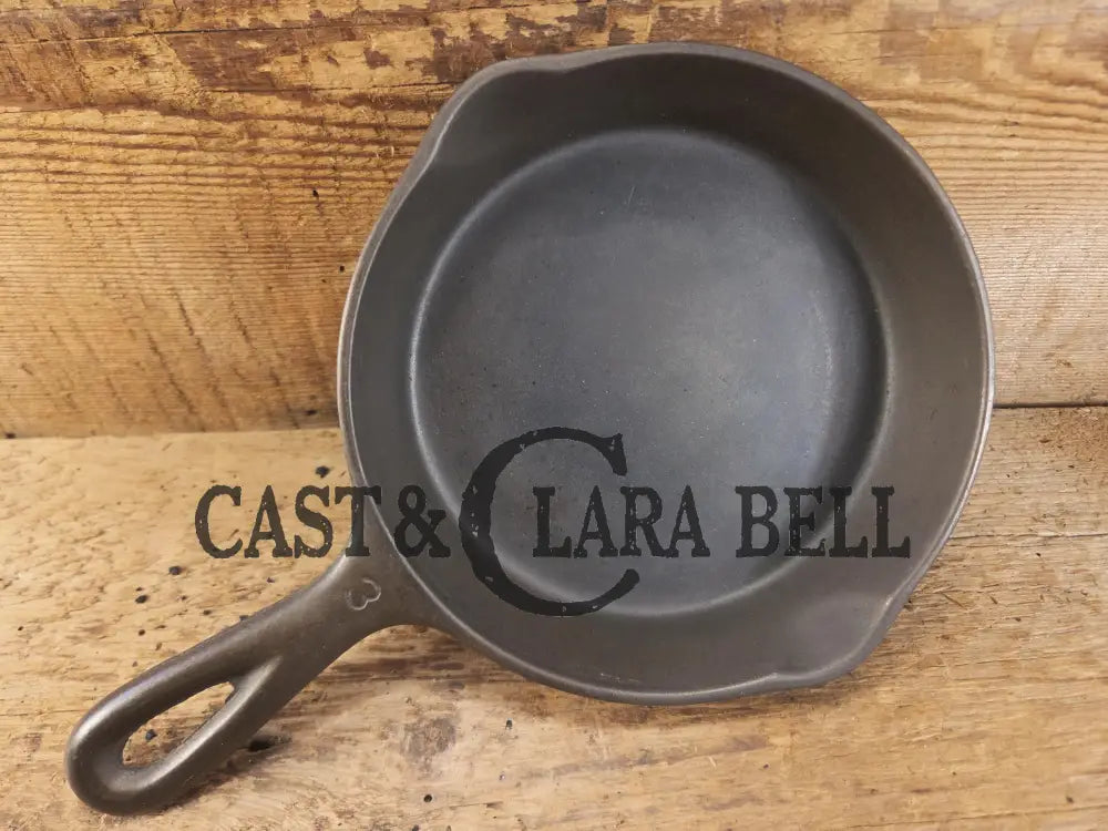 Unknown mystery egg skillet. Really cool daily user to own and use. Very similar to unmarked Wagner SC24