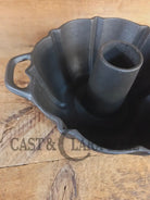 Unknown ’The Poser’ style 10 Cup German style (Gugelhupf) pan. Really beautiful! - Bakeware