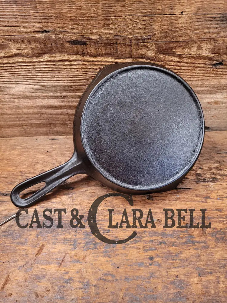 Unmarked Wagner #3 Cast Iron Egg Skillet