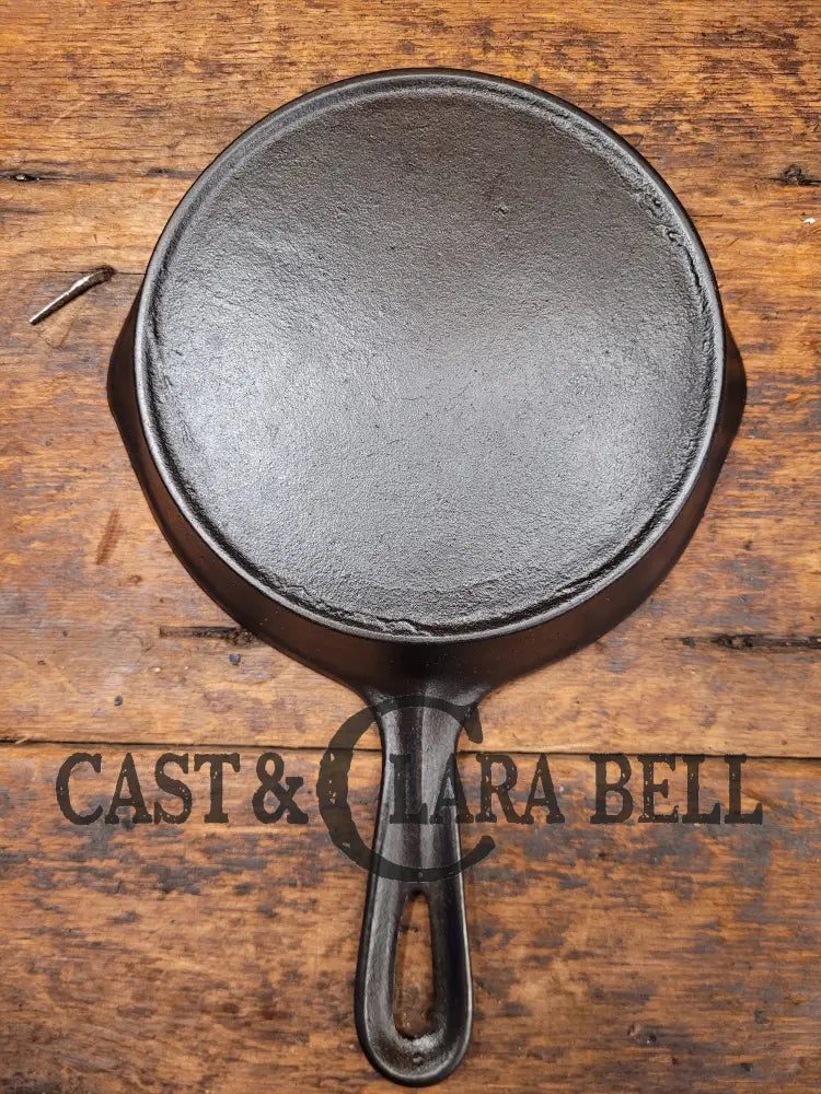 Unmarked Wagner #3 Cast Iron Egg Skillet