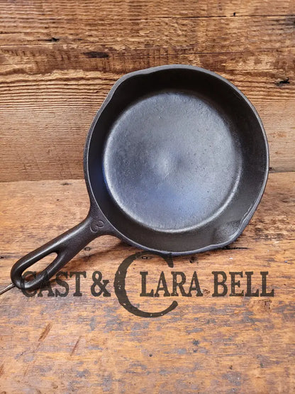 Unmarked Wagner #3 Cast Iron Egg Skillet