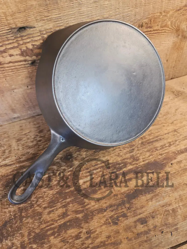 Unmarked #5 Saute Skillet with Heat Ring. An Awesome sauce pan! Looks very similar to Wagner - Skillet