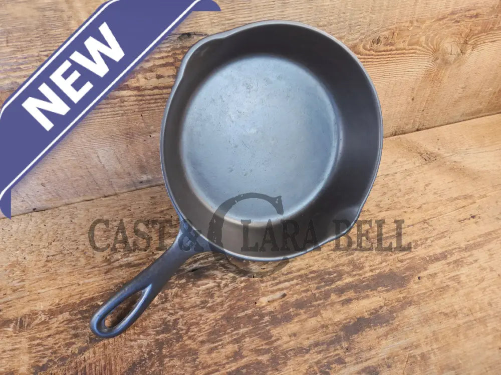 Unmarked #5 Saute Skillet with Heat Ring. An Awesome sauce pan! Looks very similar to Wagner - Skillet