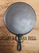 Unmarked Martin Stove & Range Co. #8 Cast Iron Skillet. Versatile and elegant Skillet