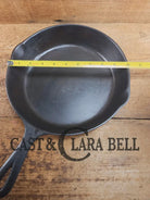 Unmarked Martin Stove & Range Co. #8 Cast Iron Skillet. Versatile and elegant Skillet