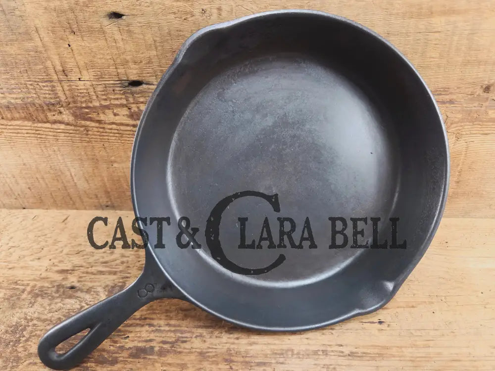 Unmarked Martin Stove & Range Co. #8 Cast Iron Skillet. Versatile and elegant Skillet