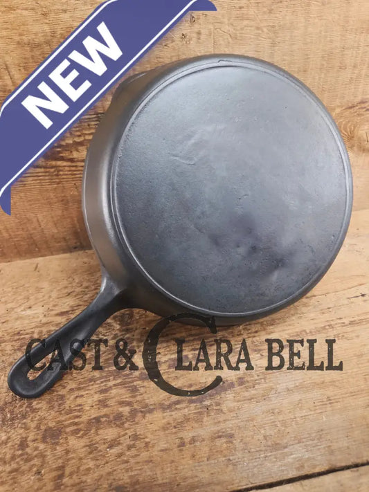 Unmarked Martin Stove & Range Co. #8 Cast Iron Skillet. Versatile and elegant Skillet