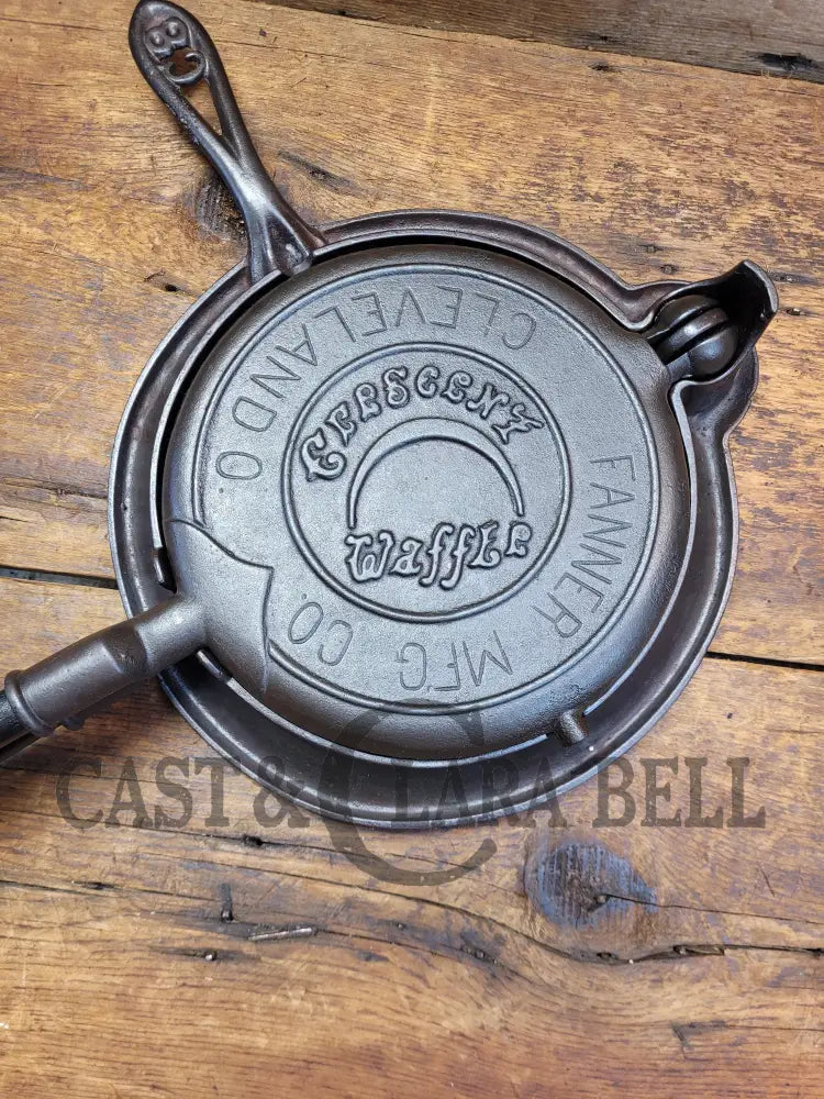 Very Cool! Early 1900’S Fanner Mfg Co No. 8 Crescent Cast Iron Waffle Maker With Low Base. Harder
