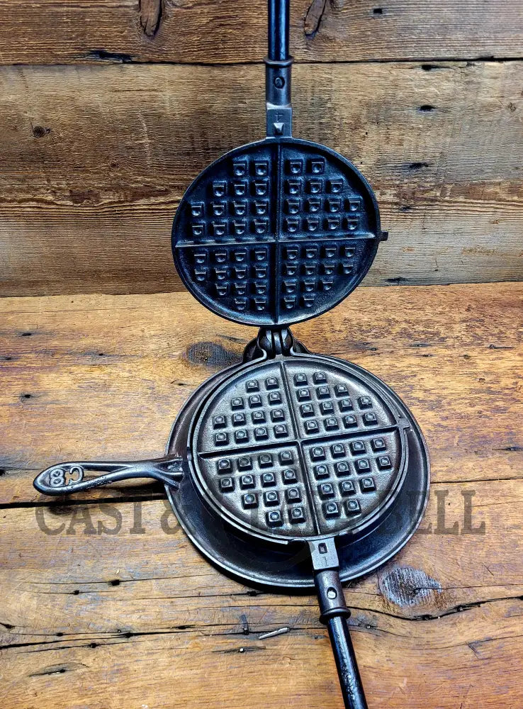 Very Cool! Early 1900’S Fanner Mfg Co No. 8 Crescent Cast Iron Waffle Maker With Low Base. Harder