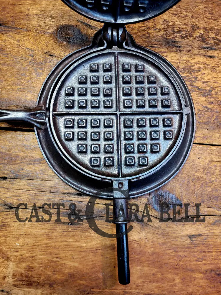 Very Cool! Early 1900’S Fanner Mfg Co No. 8 Crescent Cast Iron Waffle Maker With Low Base. Harder