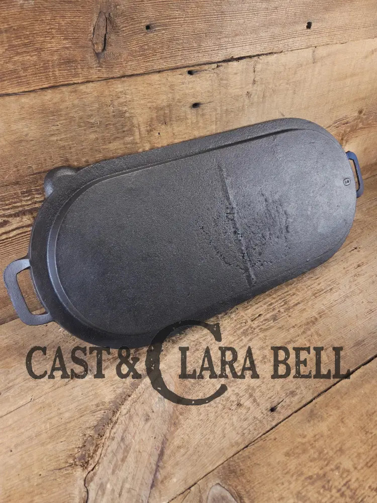 Very cool! Late 1800’s Antique Gate-marked #8 Cast Iron Griddle / Sad Iron Heater. Possibly Lodge. Great for pancakes