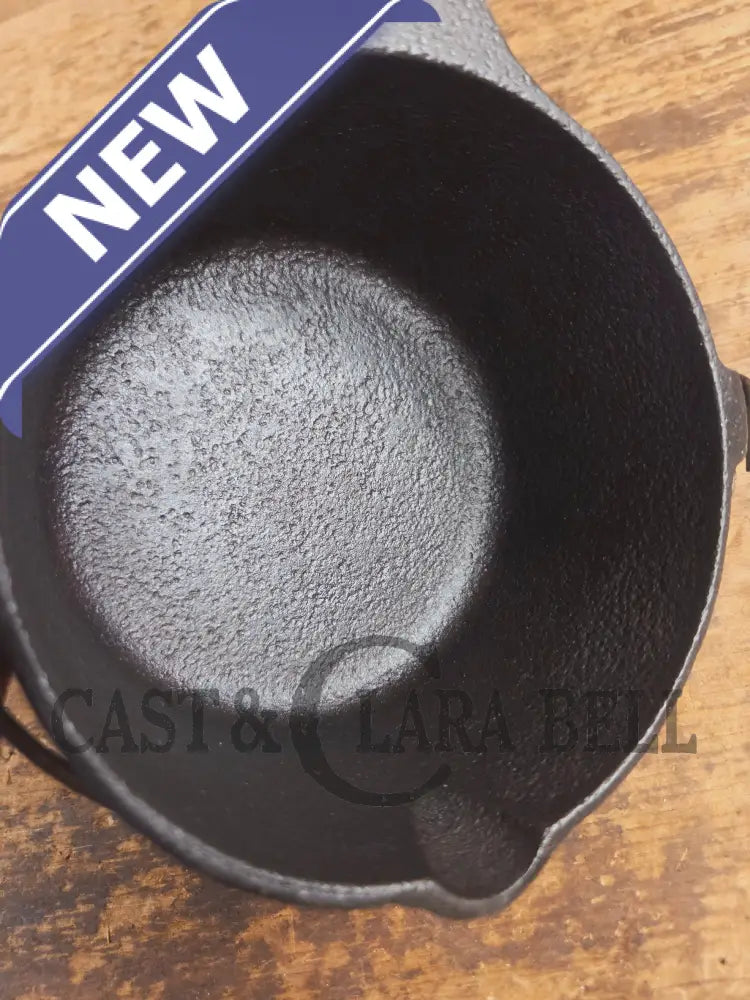 Very cool mini cast piece. 1940’s Griswold Cast Iron Patty Bowl with bailed handle. Great utility piece! - Dutch Ovens