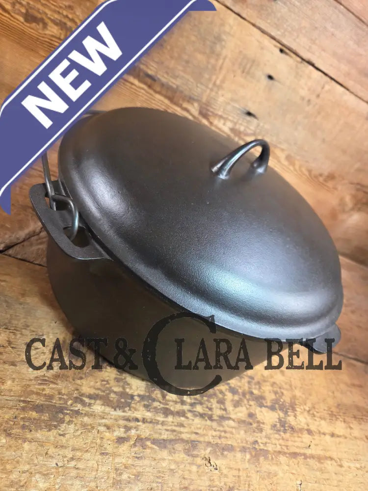 Very hard to find and HUGE! #10 Griswold made ’Puritan’ brand Dutch Oven. So unique and almost mint! Dutch Ovens