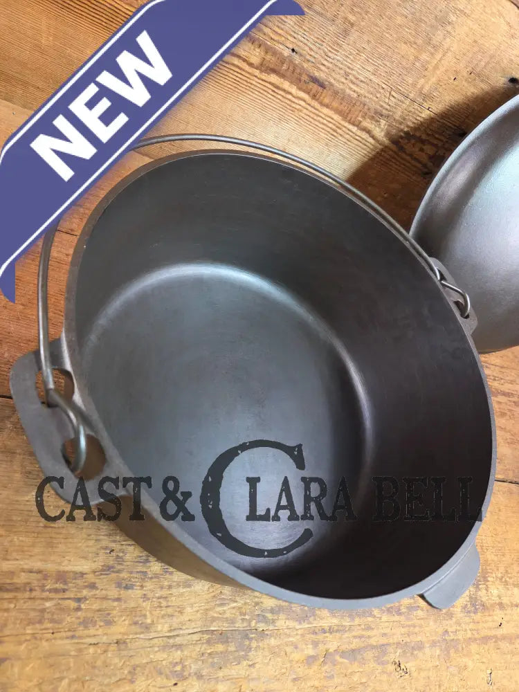 Very hard to find and HUGE! #10 Griswold made ’Puritan’ brand Dutch Oven. So unique and almost mint! Dutch Ovens