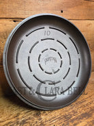 Very hard to find and HUGE! #10 Griswold made ’Puritan’ brand Dutch Oven. So unique and almost mint! Dutch Ovens