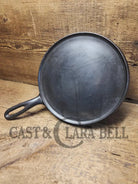 Very Hard to Find. Early 1900’s Wagner ’Arc’ Straight Logo #7 Griddle Skillet. Over 120 years old and in almost perfect