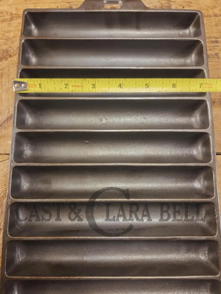 Very unique! Wagner #22 Bread Stick Gem Pan 1326 p/n. Block lettering later version. Beautiful piece!! SC24